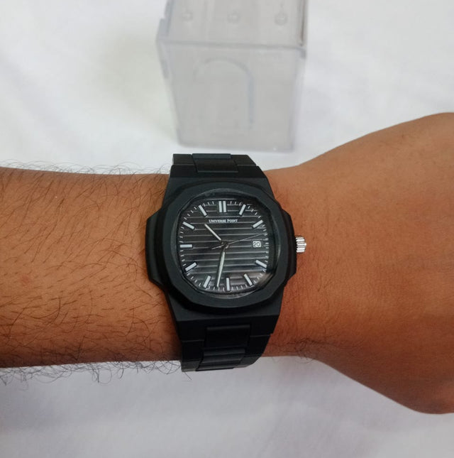 Black Aura Nautilus-Style